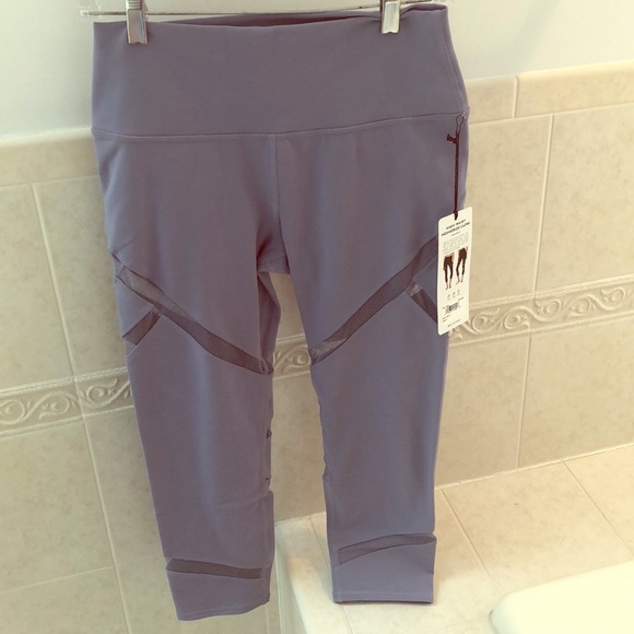ALO Yoga Pants - Alo Yoga High Waist Mesmerize Capri NWT sz large